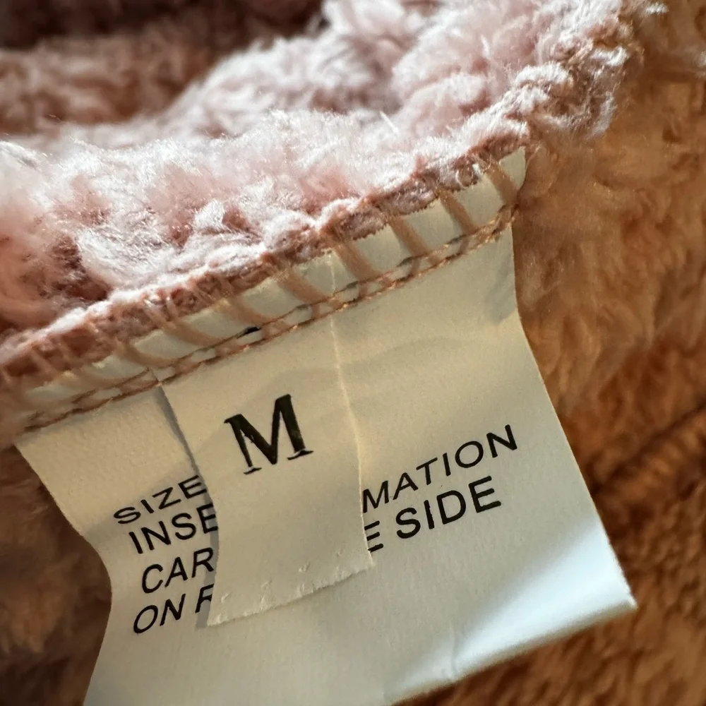 ADORABLE snuggly warm jacket / outer layer -Medium - Never Worn - Picture 6 of 7